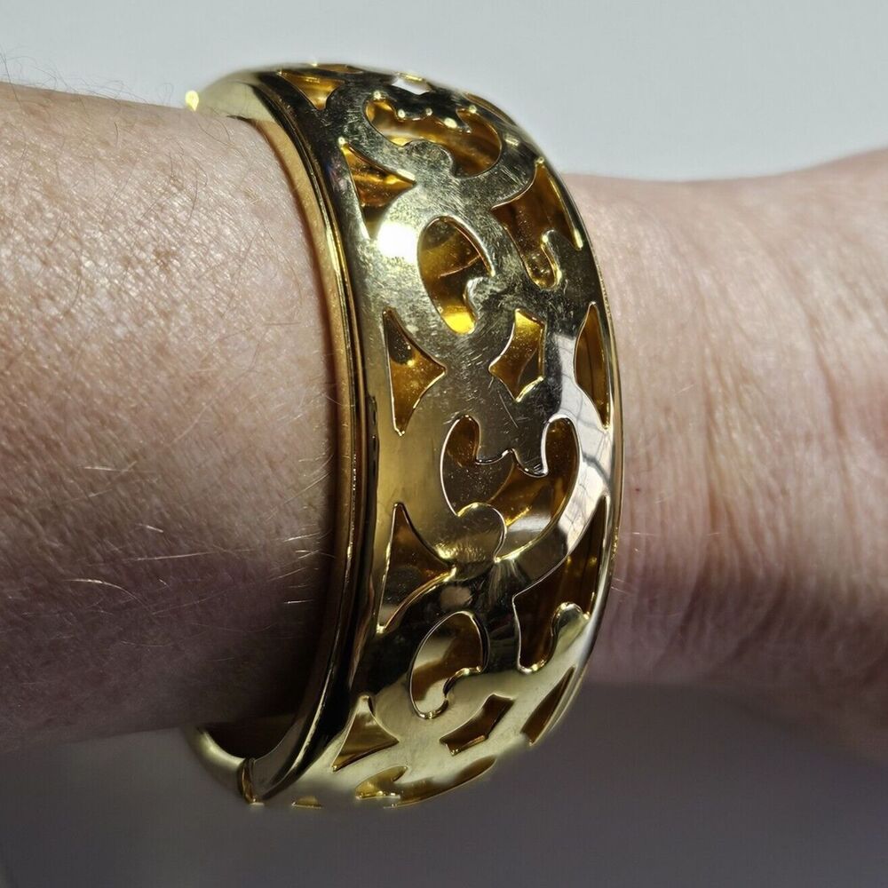 Vintage Gold Tone Chunky Hinged Bangle Bracelet 6.5"